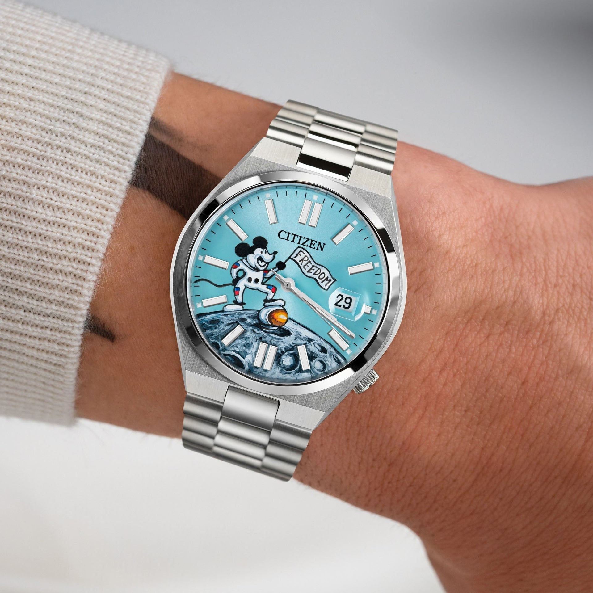 Free Willie Concept – Exclusive hand-painted Steamboat Willie artwork customized on Citizen Tsuyosa Automatic. 